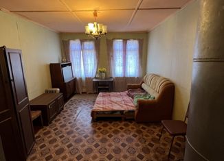 Двухкомнатная квартира на продажу, 39.9 м2, посёлок Кирилловское, улица Танкистов, 1