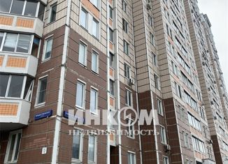 Продам 3-комнатную квартиру, 71.6 м2, Москва, проспект Защитников Москвы, 1, проспект Защитников Москвы