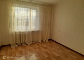 Продается 2-комнатная квартира, 37 м2, Александровск, улица Халтурина, 3