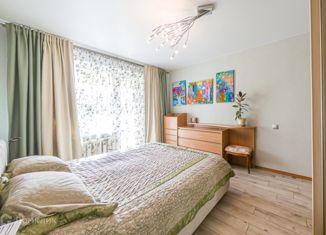 Продаю 3-комнатную квартиру, 58.2 м2, Екатеринбург, проспект Седова, 30, метро Уральская