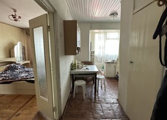 Продам 1-ком. квартиру, 27 м2, Нальчик, улица Ватутина, 32Б, район Горная