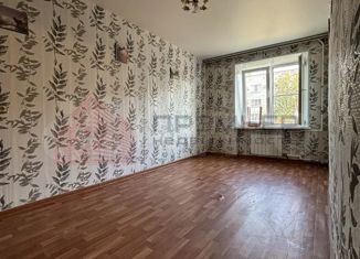 Продам двухкомнатную квартиру, 45 м2, Волгоград, улица Кирова, 111