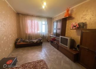 Продам 3-комнатную квартиру, 58 м2, Красноярский край, Комсомольская улица, 25