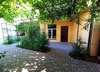 Сдам в аренду однокомнатную квартиру, 20 м2, Феодосия, переулок Танкистов, 16