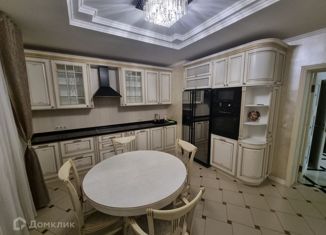 Продаю трехкомнатную квартиру, 111.5 м2, Ставрополь, улица Михаила Морозова, 22, микрорайон № 2