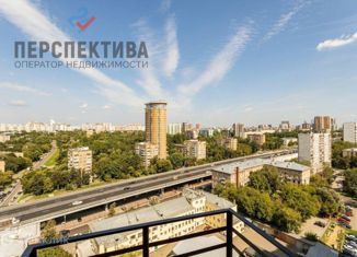 Продаю 2-ком. квартиру, 63 м2, Москва, Рябиновая улица, 3к1, ЖК Кутузов Град 1