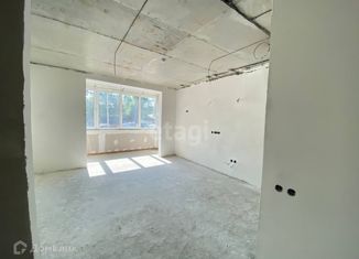 Продам 1-ком. квартиру, 30.5 м2, Артём, улица Берзарина, 11