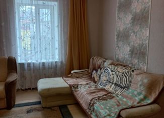Продажа 2-комнатной квартиры, 65 м2, Крым, улица Революции, 27