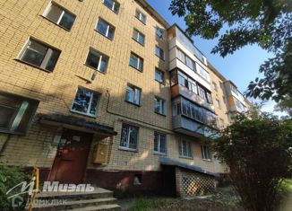 Продается трехкомнатная квартира, 50.5 м2, Орловская область, улица Максима Горького, 69