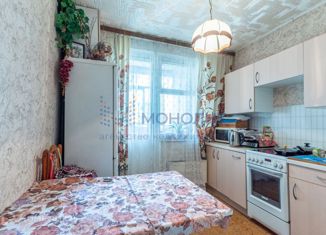 Продаю 3-комнатную квартиру, 68 м2, Москва, улица Шолохова, 30, метро Рассказовка