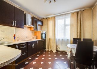 Продаю 3-ком. квартиру, 76.4 м2, Москва, Челобитьевское шоссе, 12к4, Челобитьевское шоссе