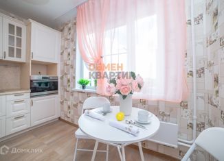 Продается 2-ком. квартира, 48.9 м2, Екатеринбург, метро Геологическая, бульвар Есенина, 4