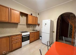 Сдам в аренду однокомнатную квартиру, 43.3 м2, Сургут, улица Игоря Киртбая, 7