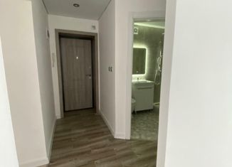 Продажа 3-комнатной квартиры, 61.2 м2, Артёмовский, улица Мира, 4