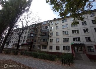 Продаю трехкомнатную квартиру, 47 м2, Липецк, проспект Победы, 4
