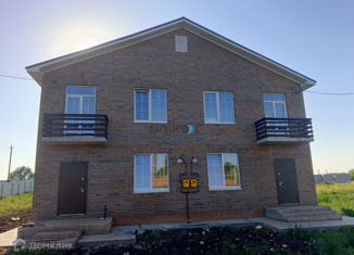 Продается таунхаус, 130 м2, деревня Подымалово, Радужная улица