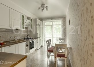 Продается двухкомнатная квартира, 66 м2, Калининград, улица Тихоненко, 17