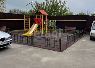 Продаю 1-комнатную квартиру, 40 м2, Ставрополь, улица Чапаева, 1, микрорайон Чапаевка