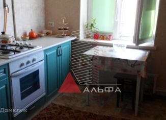 Продается двухкомнатная квартира, 51.6 м2, поселок городского типа Мирный, улица Сырникова, 24