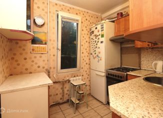 Продаю 3-комнатную квартиру, 42 м2, Санкт-Петербург, проспект Народного Ополчения, 41, метро Ленинский проспект