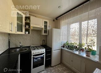 Продам 2-ком. квартиру, 44.5 м2, Стерлитамак, улица Голикова, 11