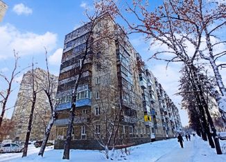 Продаю 3-комнатную квартиру, 80 м2, Екатеринбург, улица Индустрии, 30, улица Индустрии