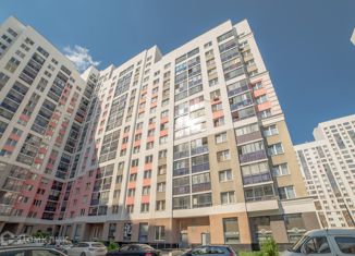 Продается 2-ком. квартира, 61 м2, Екатеринбург, улица Рябинина, 19