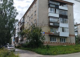 Двухкомнатная квартира на продажу, 46 м2, Дегтярск, улица Димитрова, 1