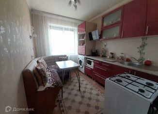 Продам 3-комнатную квартиру, 62.2 м2, Курган, Куртамышская улица, 18, Западный район