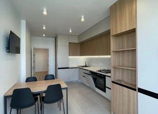 Продаю 2-ком. квартиру, 62 м2, Краснодар, Семигорская улица, Семигорская улица