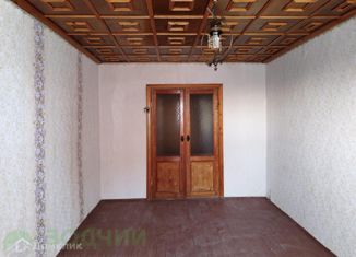 Продается двухкомнатная квартира, 40.3 м2, Канаш, микрорайон Восточный, 11
