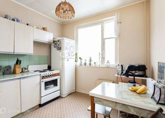 Продается 2-ком. квартира, 51 м2, Москва, улица Маршала Голованова, 11, улица Маршала Голованова
