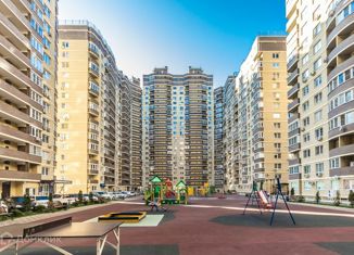 Продаю двухкомнатную квартиру, 66 м2, Краснодар, ЖК Каскад, улица Дмитрия Благоева, 31к1