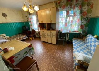 Продается трехкомнатная квартира, 62.1 м2, поселок городского типа Новомихайловский, 2-й микрорайон, 1