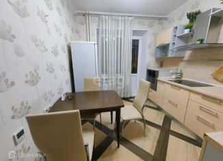 Продам 2-комнатную квартиру, 60.2 м2, Сургут, улица Флегонта Показаньева, 12