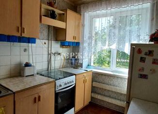 Продается трехкомнатная квартира, 47 м2, Старый Оскол, микрорайон Интернациональный, 39