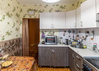 Продаю 2-комнатную квартиру, 59.4 м2, посёлок городского типа Белый Яр, 1-й микрорайон, 5