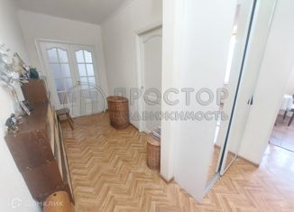 Продается 3-комнатная квартира, 63 м2, Москва, Фруктовая улица, 9А, Нагорный район