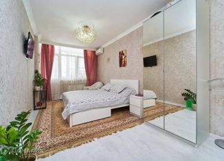 Продам четырехкомнатную квартиру, 130 м2, Краснодарский край, улица Сергея Михалёва, 2А