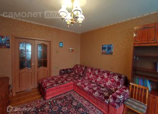 Продается 2-ком. квартира, 47.5 м2, Североморск, улица Флотских Строителей, 3