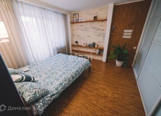 Трехкомнатная квартира на продажу, 95.5 м2, Тюмень, улица Щербакова, 150к1