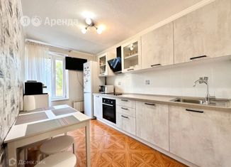 Сдается в аренду 2-ком. квартира, 49 м2, Москва, Рябиновая улица, 8к1, Можайский район