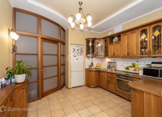 Продается 4-комнатная квартира, 139 м2, Новосибирск, улица Арбузова, 10, Советский район