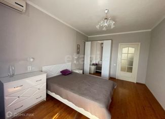 Продаю четырехкомнатную квартиру, 78.9 м2, Геленджик, Геленджикский проспект, 256