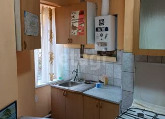 Продается 2-ком. квартира, 48 м2, Калининград, улица Александра Суворова, 2