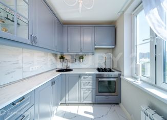 Продаю 2-ком. квартиру, 46 м2, Москва, улица 26 Бакинских Комиссаров, 3к3, метро Юго-Западная