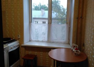 2-комнатная квартира в аренду, 45 м2, Петергоф, улица Братьев Горкушенко, 9