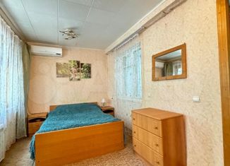 Продается трехкомнатная квартира, 58.9 м2, Астрахань, улица Косиора, 11