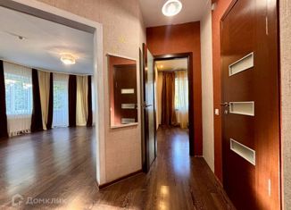 Продам 1-ком. квартиру, 50.2 м2, Пионерский, Пионерская улица, 9А