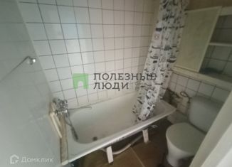 Продам 3-комнатную квартиру, 48.9 м2, Ижевск, Саратовская улица, 31